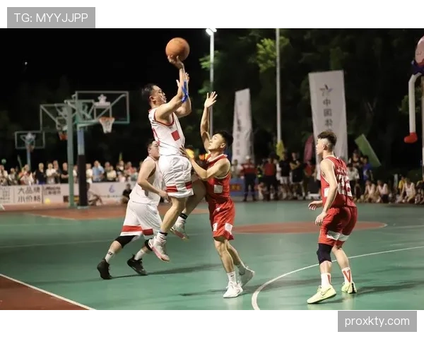 广州队近阶段比赛状态回升，中场组织与防守稳定性提升是关键表现
